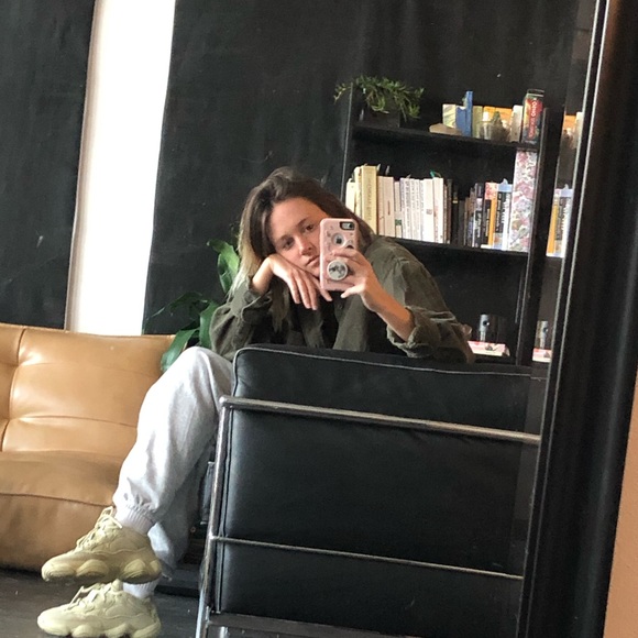 Meet your Posher, Katherine - Picture 2 of 3